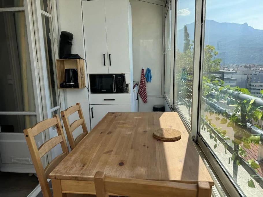 Le Rooftop Calme Et Terrasse A 1 Minute De La Gare Grenoble Exterior photo